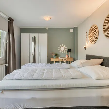 New! House Aan Zee With Spacious Garden Feriehus