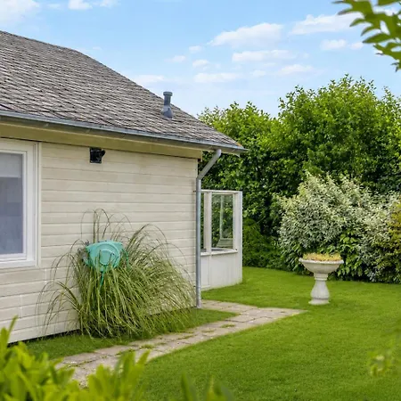 Feriehus New! House Aan Zee With Spacious Garden Julianadorp